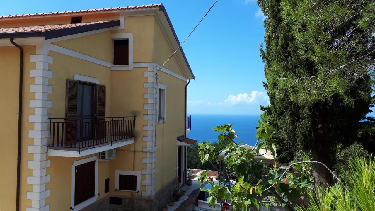 Le Pigne Casa Vacanze. Pollica Exterior photo